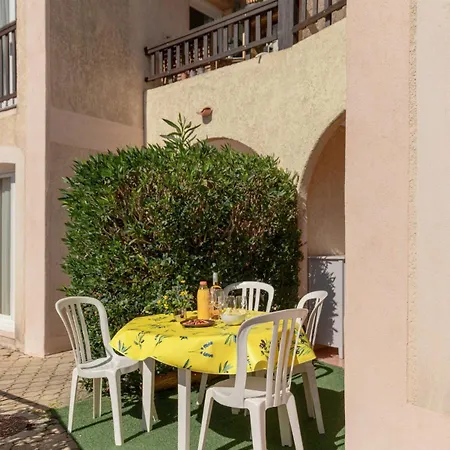Air-conditioned With Pool And Sea View
