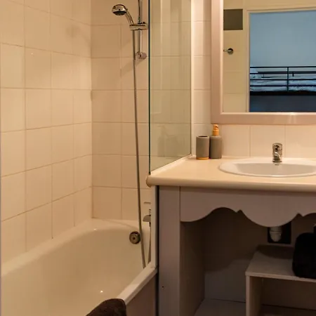 Air-conditioned With Pool And Sea View Апартаменты